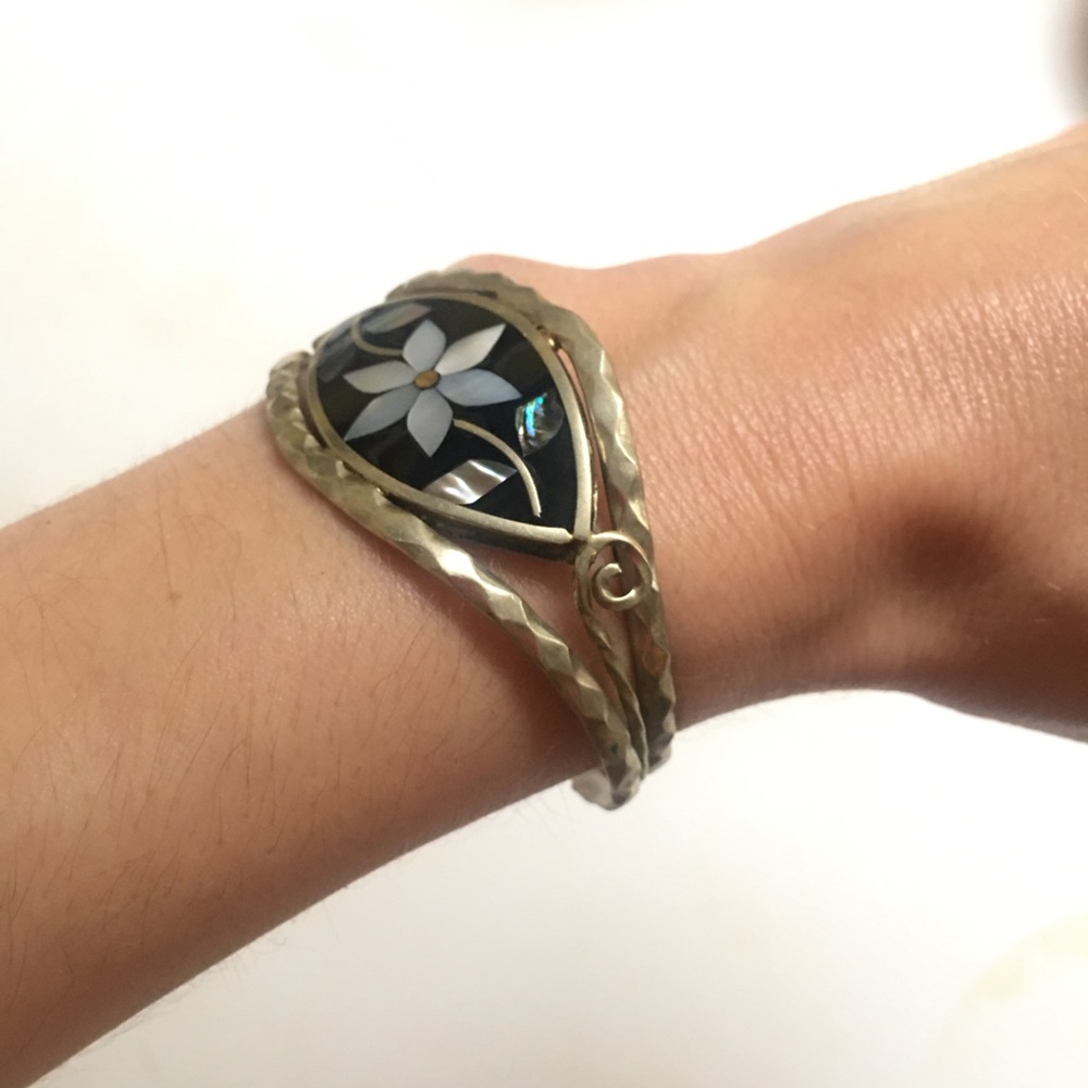 Vintage silver & mother of pearl flower bracelet